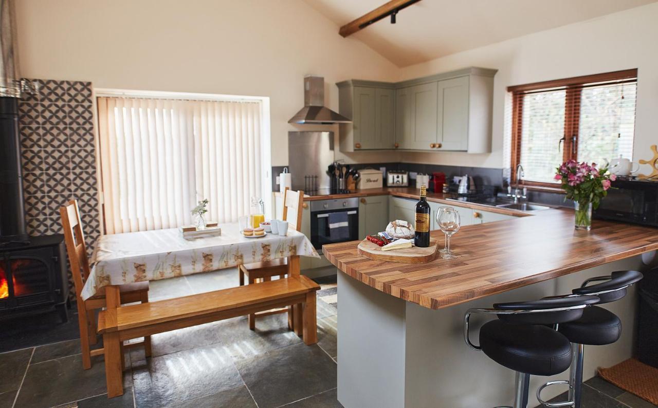 The Old Dairy - Boutique Countryside Cottage At Harrys Cottages Pen-y-Clawdd Kültér fotó