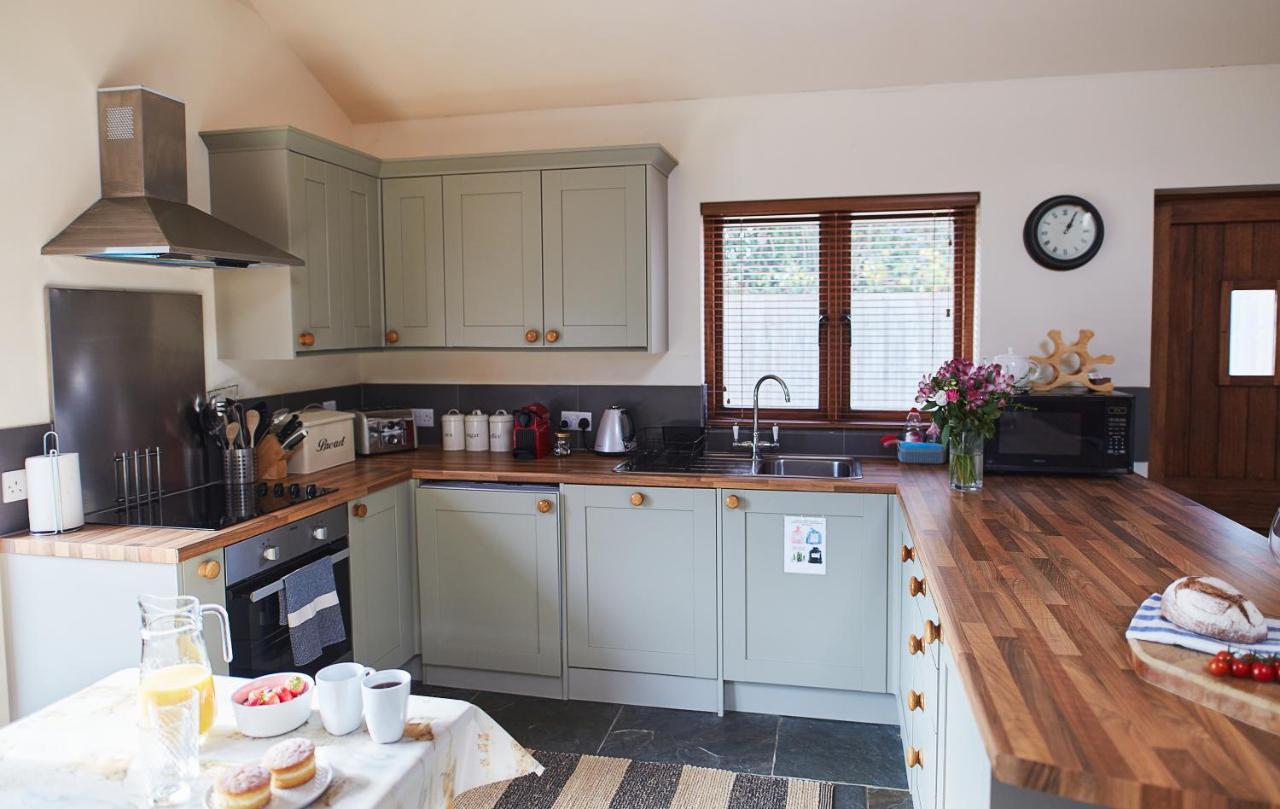 The Old Dairy - Boutique Countryside Cottage At Harrys Cottages Pen-y-Clawdd Kültér fotó